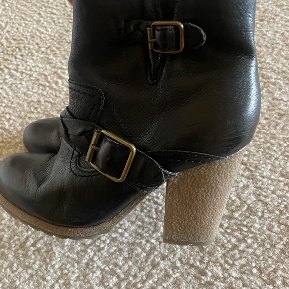 Kensie black boots size 6 - Picture 2 of 3